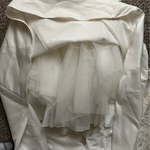Wedding dress, removable under-skirt, Alfred Angelo, worn once, size 6 - Picture 4 of 15
